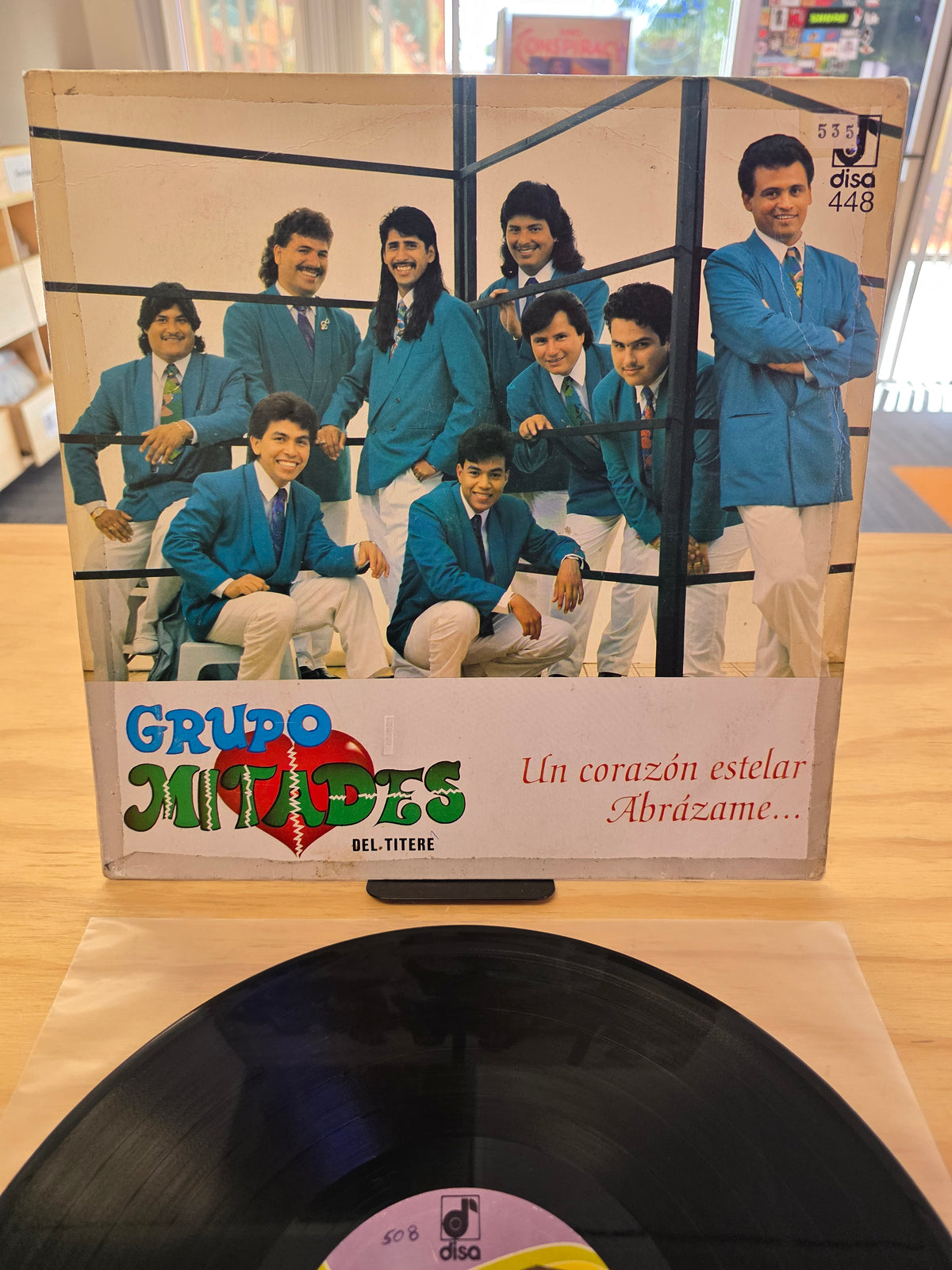 Grupo mitades del Titere - Abrazame