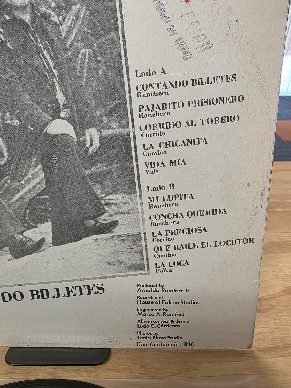 Carlos y Jose - Contando Billetes