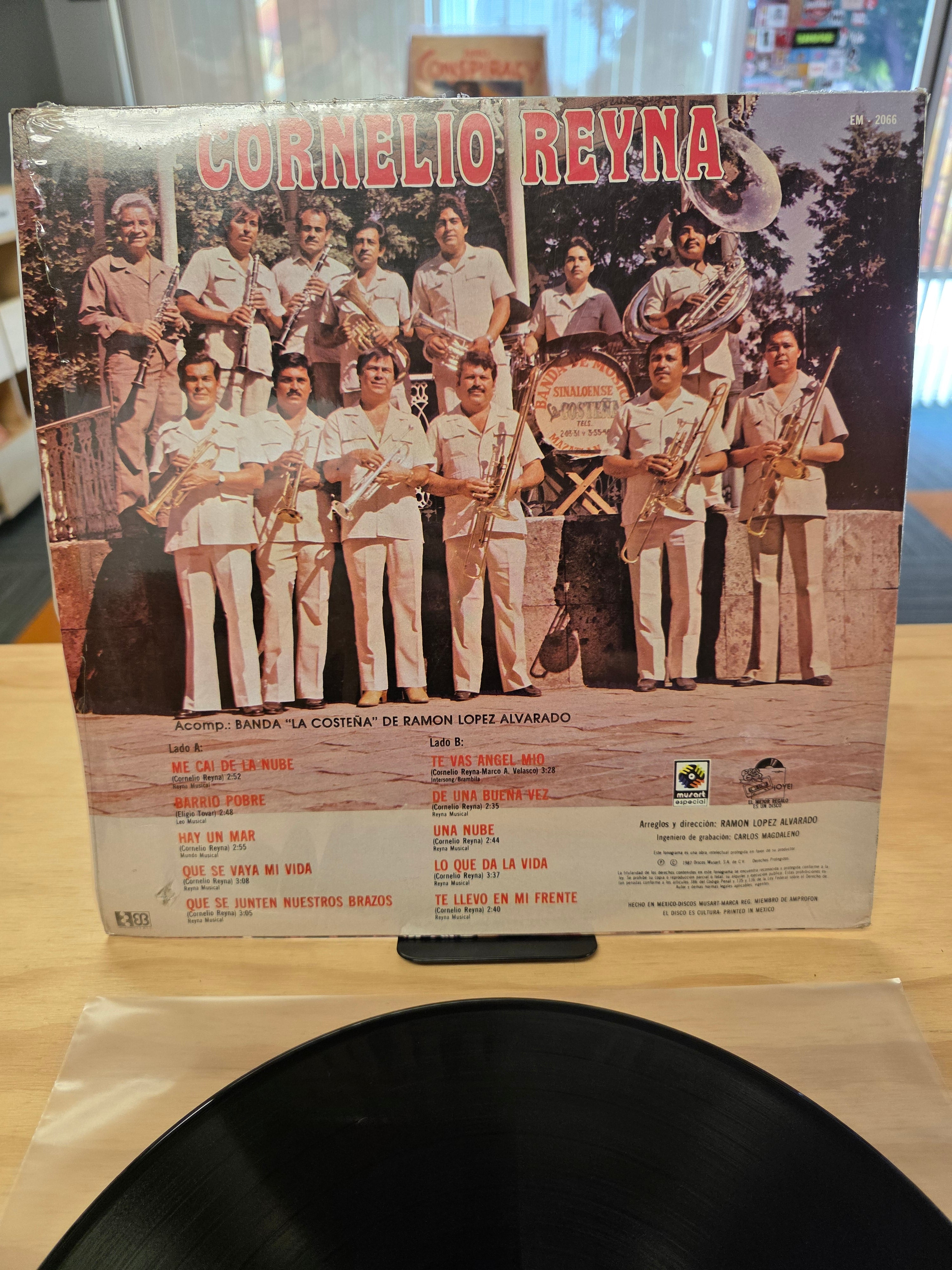 Cornelio Reyna con Tambora